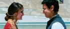 Aamir Khan and Kareena Kapoor Hot Kiss Scene- 3 Idiots